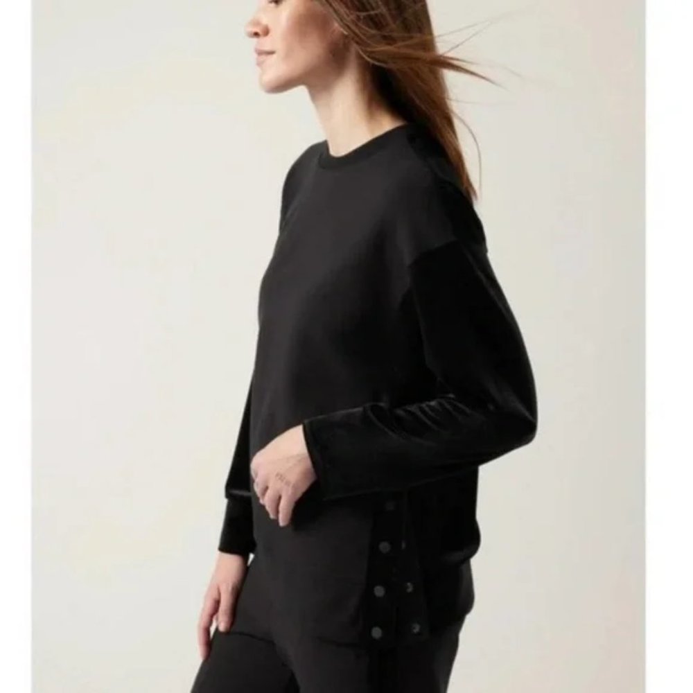 Athleta Black Retroplush Velvet Crewneck Side Snap Relaxed Fit Sweatshirt Medium